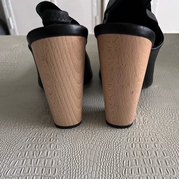 Alice and Olivia Pointy Toe Mules - Picture 5 of 8